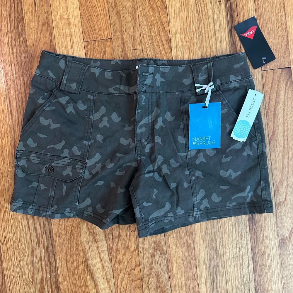 Market & Spruce camo shorts women’s size 8